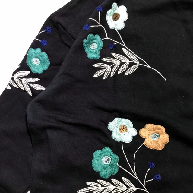 Flower EMB Crew Neck Sweat-All